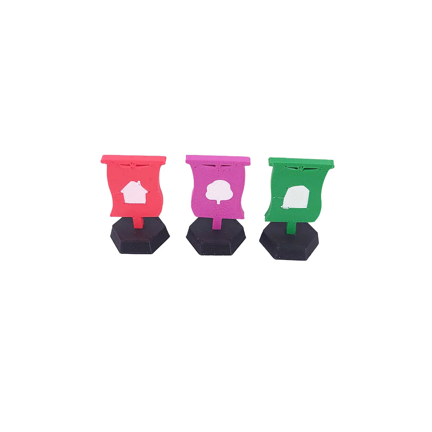 Detailaufnahme der 3D-gedruckten Fahnen für Dorfromantik Sakura