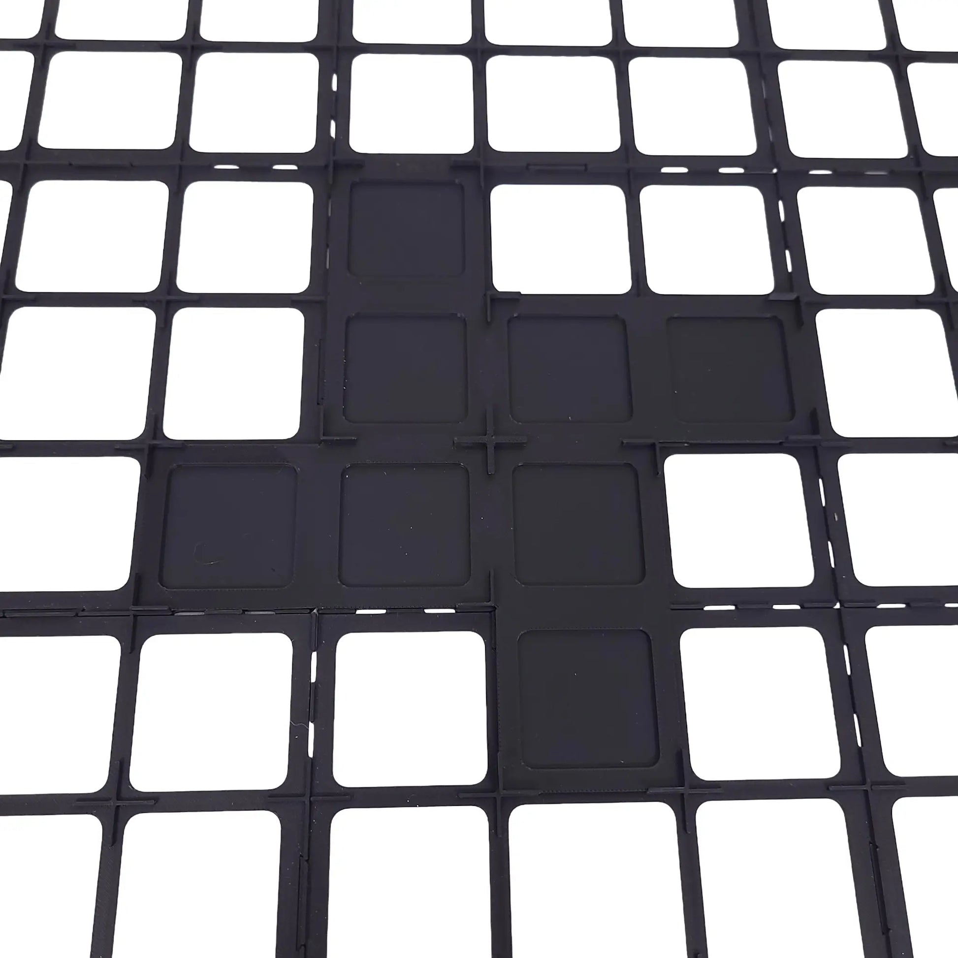 Carcassonne Erweiterung Märkte zu Leipzig – passender Gitteraufsatz für präzise Platzierung der Sonderplättchen