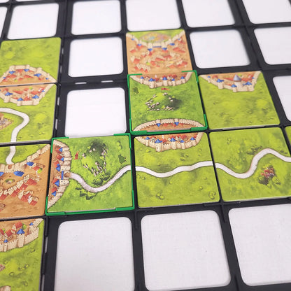 3D-gedruckte Gitteraufsätze für Carcassonne Schafe und Hügel, stabil und flexibel für sicheres Spielen.