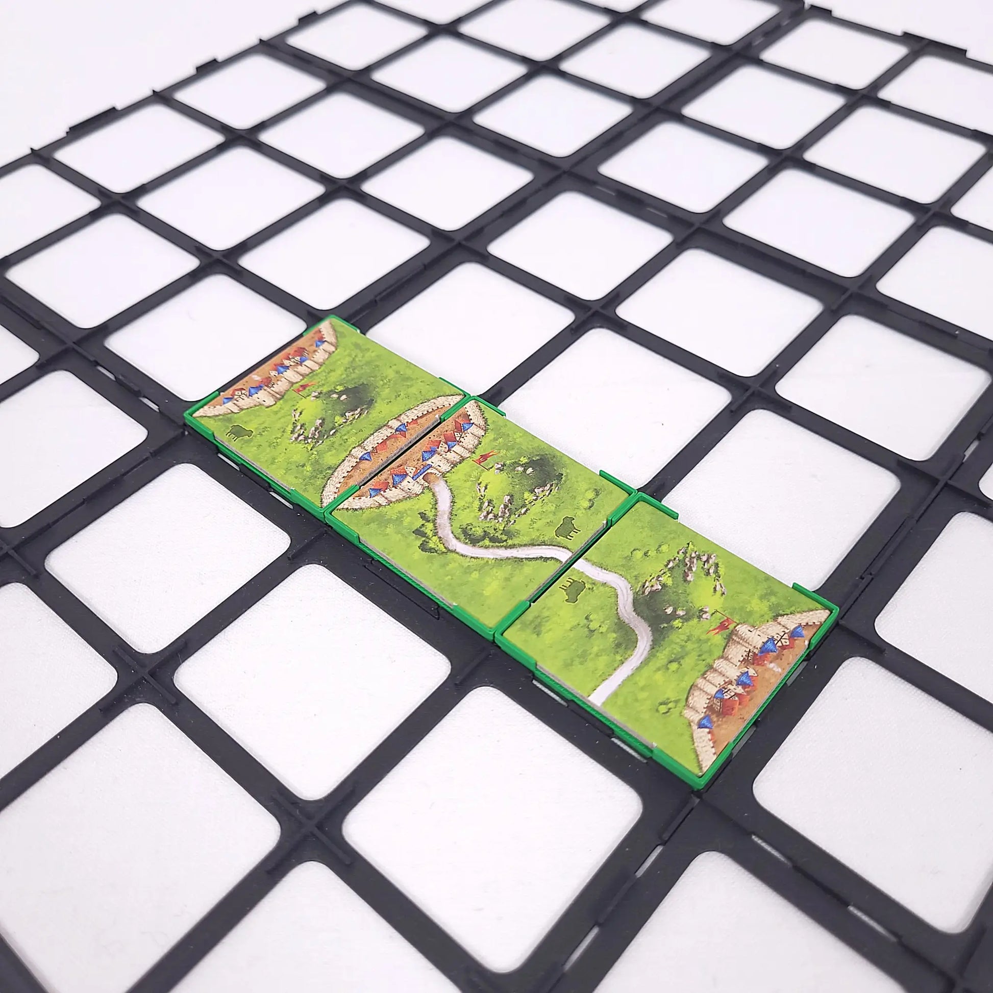 3D-gedruckte Gitteraufsätze für Carcassonne Schafe und Hügel, stabil und flexibel für sicheres Spielen.