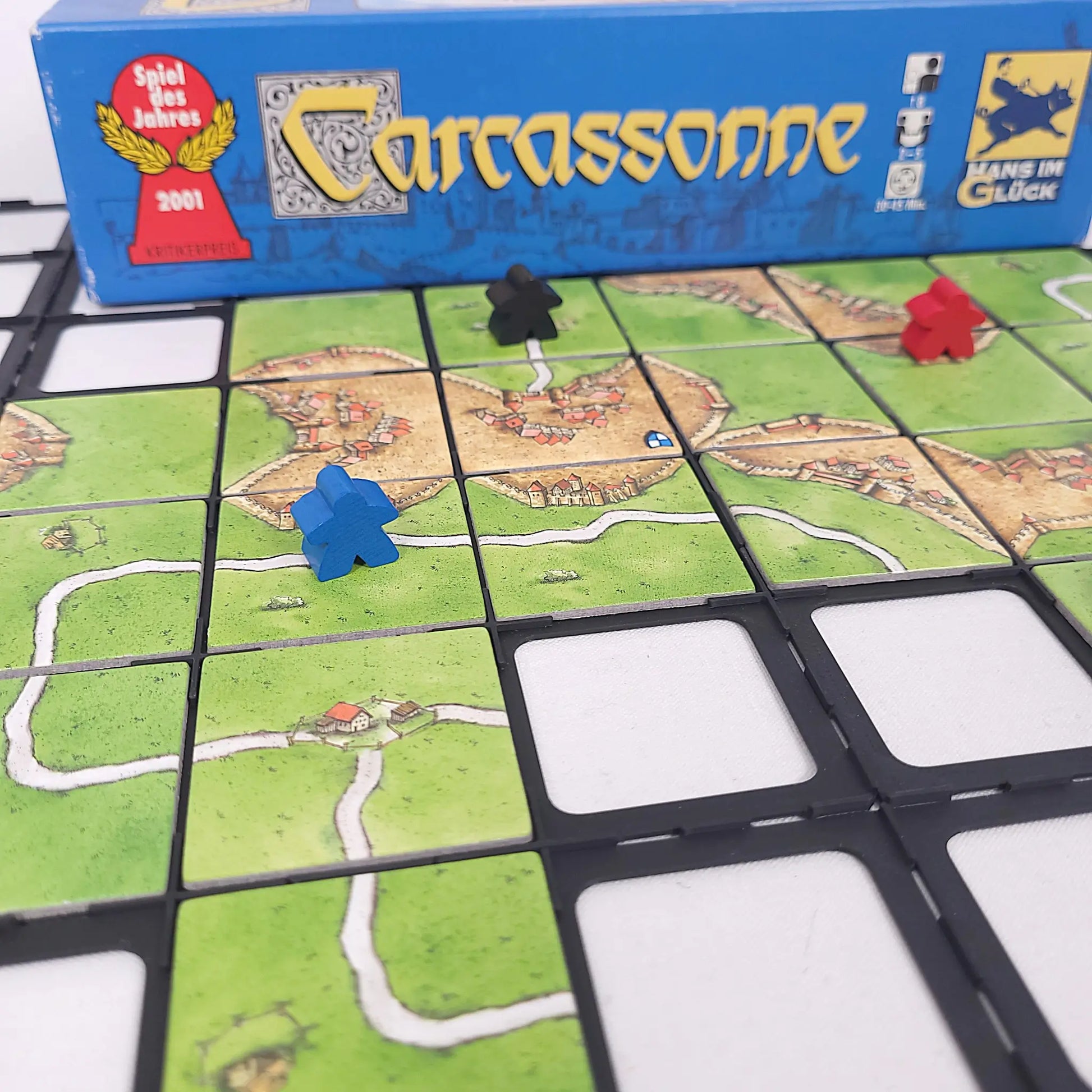 3D-gedrucktes Carcassonne-Zubehör: flexibles Spielgitter für mehr Ordnung