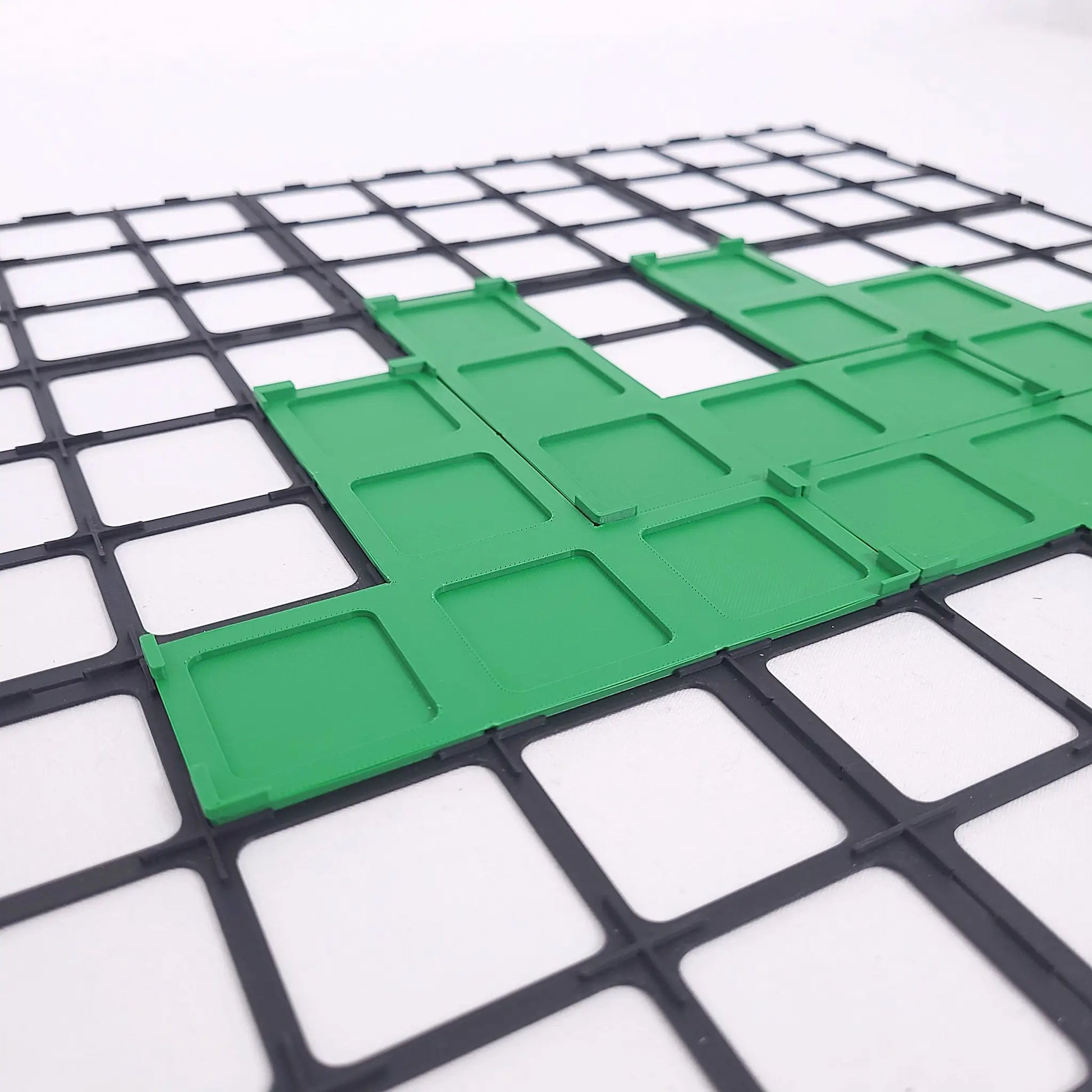 Gitteraufsatz für Carcassonne – passend zur Erweiterung „Wunder der Menschheit (1)“ zur sicheren Platzierung großer Plättchen