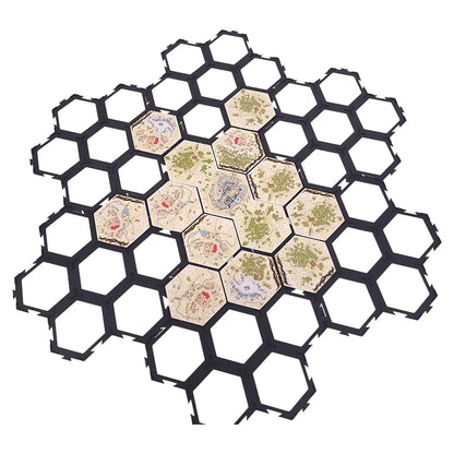 Spielgitter passend für Karak 2, ideal zur stabilen Ablage der sechseckigen Plättchen auf dem Spieltisch.