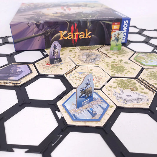 Spielgitter passend für Karak 2, ideal zur stabilen Ablage der sechseckigen Plättchen auf dem Spieltisch.
